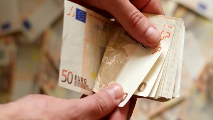 Φορολογικές υποχρεώσεις στο «κόκκινο»: Τελευταία προθεσμία για ΕΝΦΙΑ και τέλη κυκλοφορίας