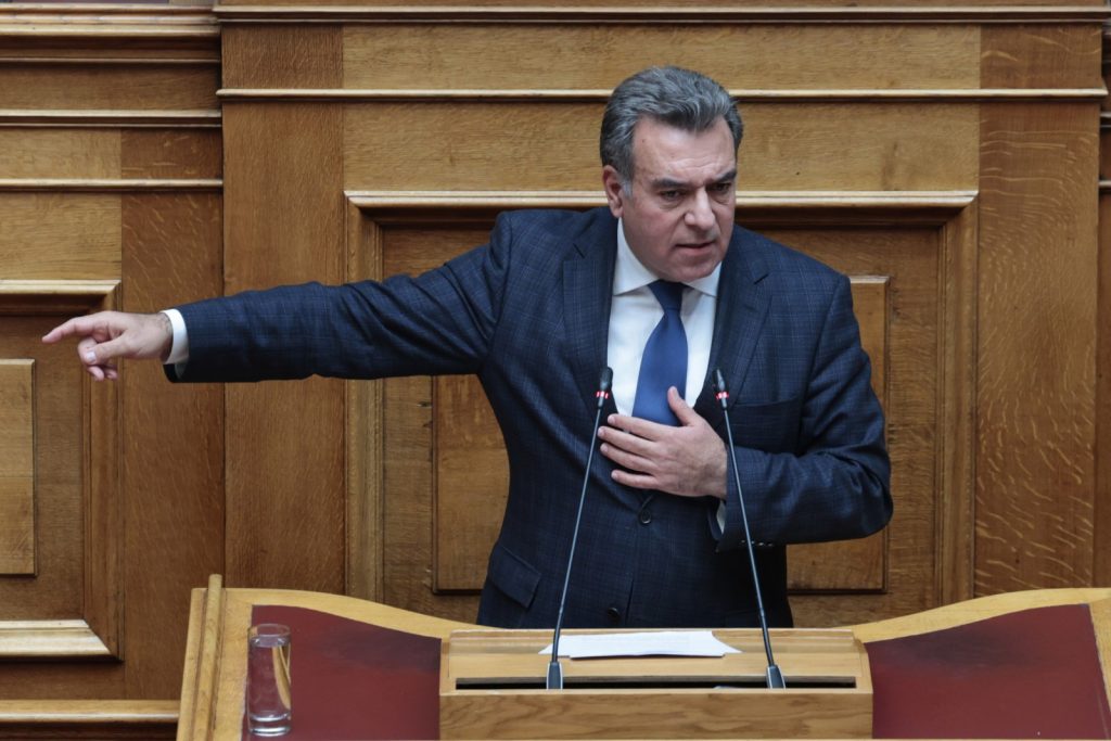 ΜΑΝΟΣ ΚΟΝΣΟΛΑΣ: «Αιτιολόγηση ή επανεξέταση της απόφασης για τα χαρακτηριστικά του πλοίου που θα εξυπηρετεί την ακτοπλοϊκή σύνδεση της Κάσου με την Κάρπαθο και τη Σητεία»