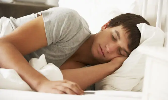 Κοιμάστε περισσότερο το Σαββατοκύριακο; Πώς επηρεάζετε την ψυχική υγεία σας