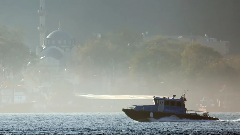 Θρίλερ στον Βόσπορο: Βρέθηκε αποκεφαλισμένο, χωρίς χέρια και πόδια το σώμα Ρώσου κολυμβητή που αγνοούνταν