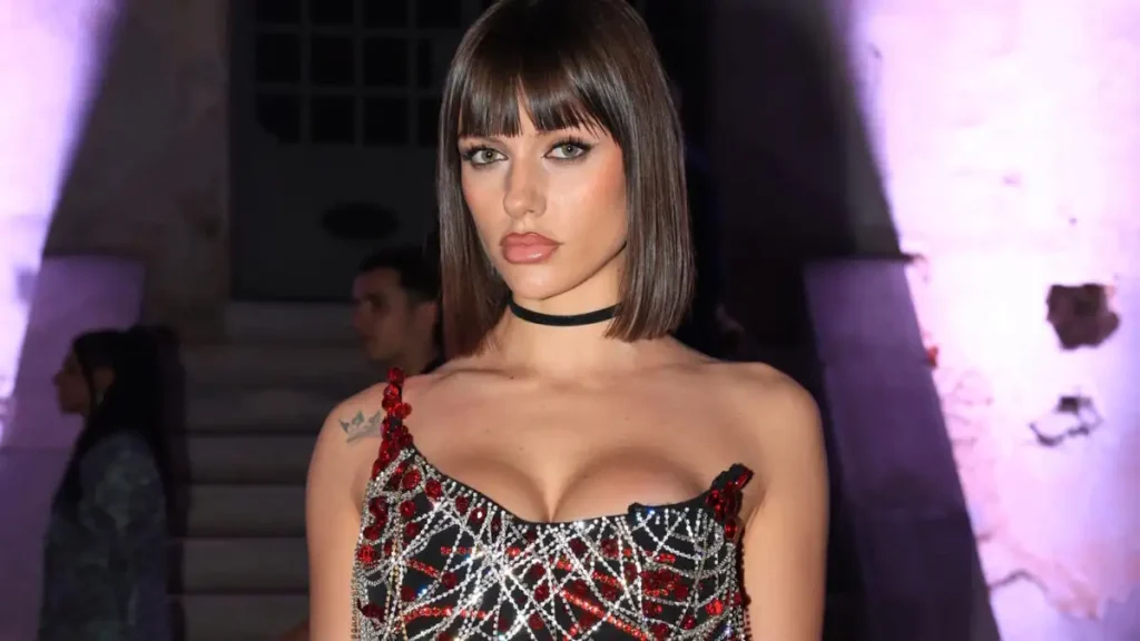 Ελεύθρη και Ωραία η Μαριγκόνα!