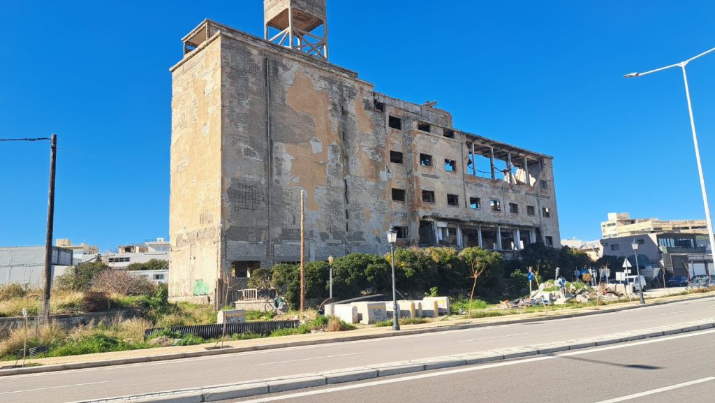 Δικαστική εκκρεμότητα με φόντο τον πλειστηριασμό των πρώην αλευρόμυλων