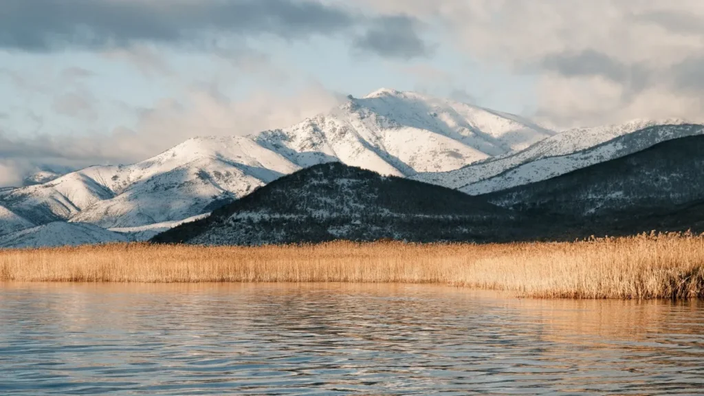 «Απάτητο βουνό» ανακηρύχθηκε η ορεινή περιοχή των Πρεσπών – Δείτε τον χάρτη