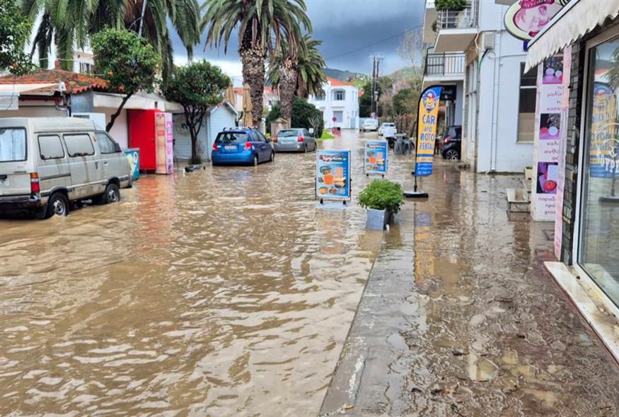 Βιβλική κακοκαιρία στη Λήμνο: Πάνω από 100 τόνοι νερού σε 8 ώρες – Ακατάλληλο το νερό, σε επιφυλακή οι Αρχές