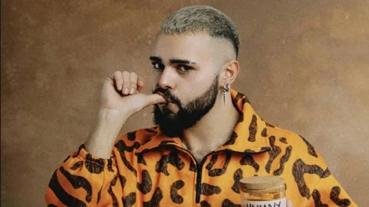 Ποιος είναι ο Akylas που έκανε τους πάντες να ουρλιάζουν “Φέρτο”;