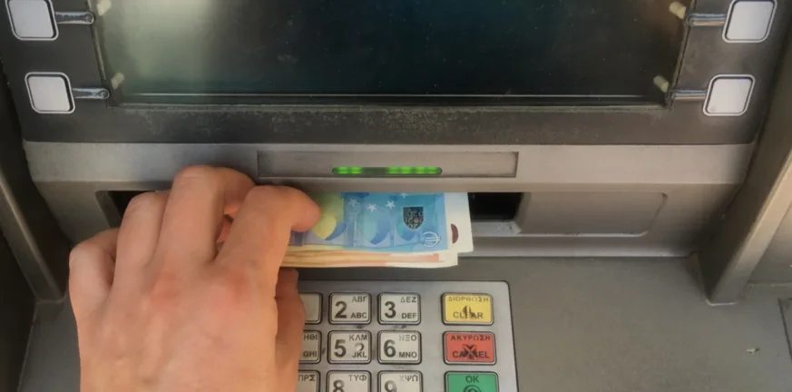 ΕΦΚΑ: Νέοι επανυπολογισμοί σε παλιές συντάξεις – Μειώσεις και επιστροφές χρημάτων αντί για αυξήσεις