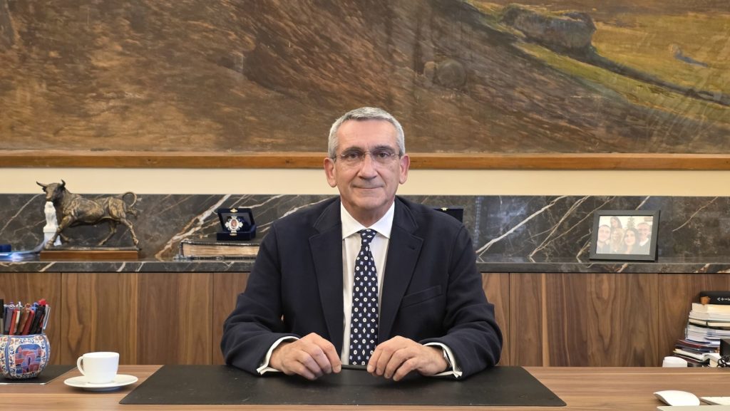 Κυρίαρχη αποδοχή στο Νότιο Αιγαίο και πανελλαδική αναγνώριση για τον περιφερειάρχη Γιώργο Χατζημάρκο