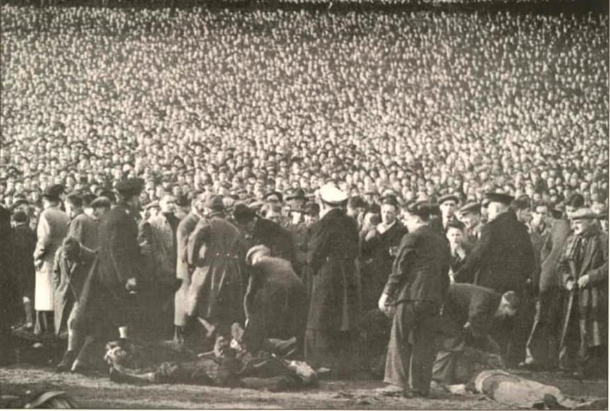 Τραγωδία με 33 νεκρούς φιλάθλους στην Αγγλία – Οι παίκτες συνέχισαν τον αγώνα πλάι στις σορούς!