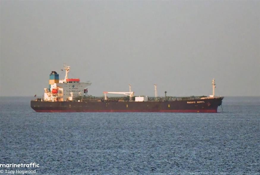 Πόλεμος στη Μέση Ανατολή: Επίθεση σε ελληνόκτητο δεξαμενόπλοιο ανοιχτά του Ντουμπάι