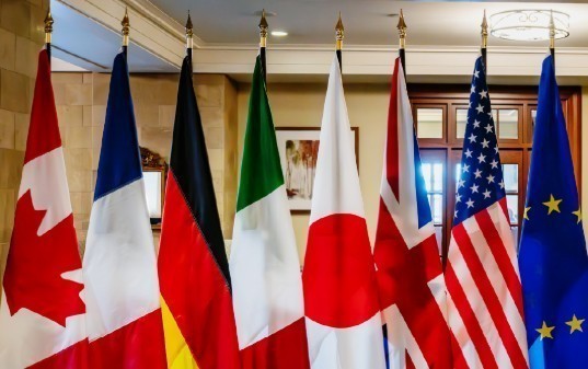 Κλειστές κράτησε τις πετρελαϊκές στρόφιγγες το G7 – Υπό εξέταση παραμένει το άνοιγμα των αποθεμάτων