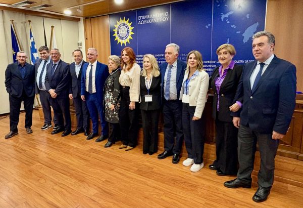 ΜΑΝΟΣ ΚΟΝΣΟΛΑΣ: «Η επιχειρηματικότητα στα νησιά, είναι η Ελλάδα της Δημιουργίας»