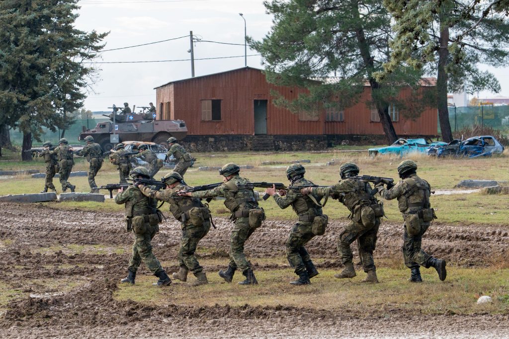 Ερωτηματολόγιο ΝΕΩΝ: Τι θα έκανες σε περίπτωση εμπλοκής της Ελλάδας σε πόλεμο; Ερωτηματολόγιο ΝΕΩΝ: Τι θα έκανες σε περίπτωση εμπλοκής της Ελλάδας σε πόλεμο;