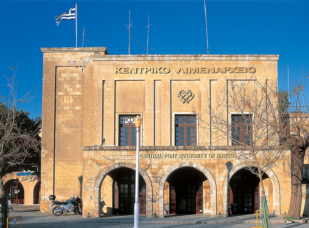 Κάθειρξη 24 ετών και 6 μηνών (εκτιτέα τα 20) σε λιμενικό κατηγορούμενο σε υπόθεση διακίνησης μεταναστών