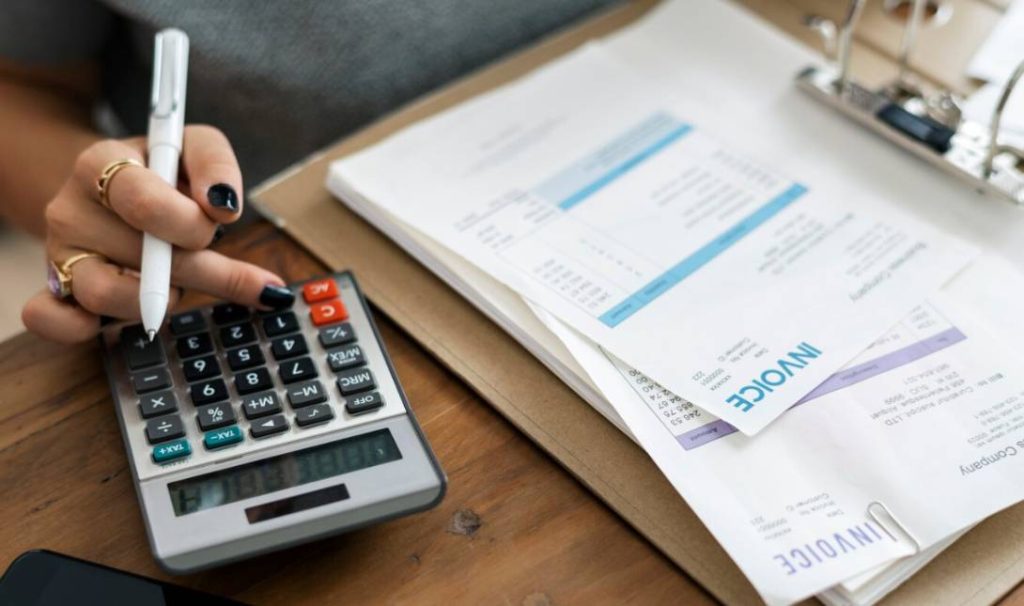 Φορολογικές δηλώσεις: Ανοίγει τη Δευτέρα η πλατφόρμα της ΑΑΔΕ για την υποβολή τους – Το νέο Ε1