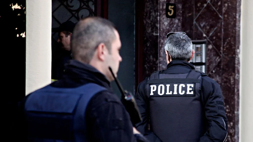 22 συλλήψεις ανάμεσά τους δύο παίκτες ριάλιτι για κύκλωμα με εικονικές εταιρείες και απάτη εκατομμυρίων 22 συλλήψεις ανάμεσά τους δύο παίκτες ριάλιτι για κύκλωμα με εικονικές εταιρείες και απάτη εκατομμυρίων