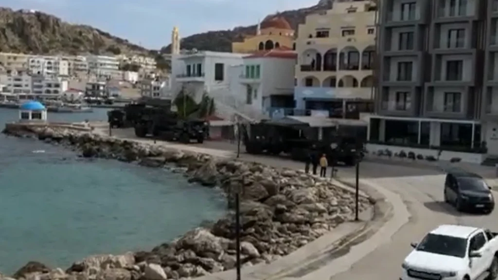 Προκλητικές δηλώσεις του Αντιπροέδρου του ΑΚΡ για τον στρατιωτικό εξοπλισμό των ελληνικών νησιών: «Τα όπλα σας δεν είναι αρκετά για την Τουρκία» Προκλητικές δηλώσεις του Αντιπροέδρου του ΑΚΡ για τον στρατιωτικό εξοπλισμό των ελληνικών νησιών: «Τα όπλα σας δεν είναι αρκετά για την Τουρκία»