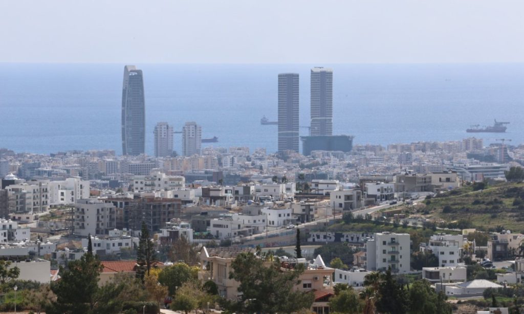 Κύπρος: Ήχησαν οι σειρήνες στο Ακρωτήρι – «Σε εξέλιξη απειλή ασφάλειας»