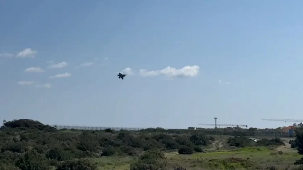 «Αντιμετωπίσαμε δύο drone προς τις βρετανικές βάσεις στο Ακρωτήρι» λέει η Κύπρος, εκκενώθηκε και το αεροδρόμιο της Πάφου – 3 αμερικάνικα F-15 έπεσαν στο Κουβέιτ