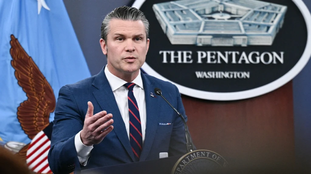 Ο Μοτζτάμπα Χαμενεΐ έχει τραυματιστεί και είναι παραμορφωμένος, λέει ο Χέγκσεθ Ο Μοτζτάμπα Χαμενεΐ έχει τραυματιστεί και είναι παραμορφωμένος, λέει ο Χέγκσεθ