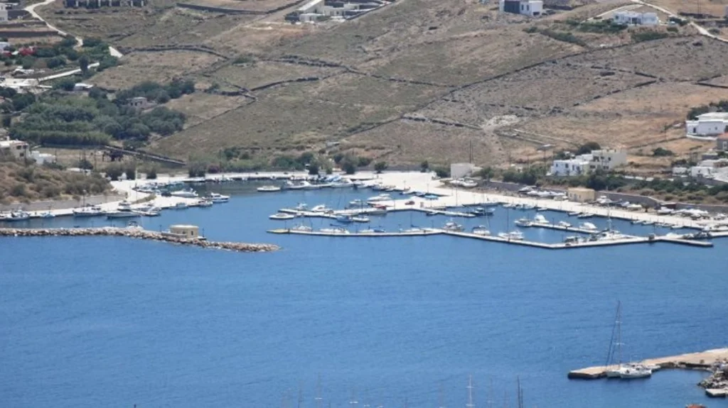 Νεκρός άνδρας στη μαρίνα της Σύρου – Βρέθηκε στη θάλασσα