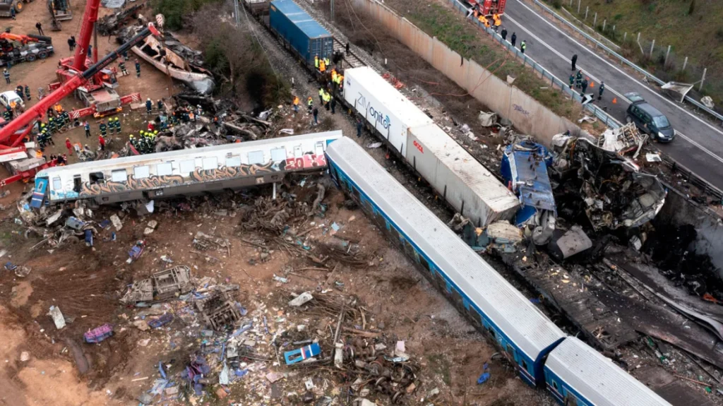 Πρωτοδικείο Αθηνών: Αποζημίωση 400.000 ευρώ από το Δημόσιο σε συγγενείς θύματος του δυστυχήματος στα Τέμπη