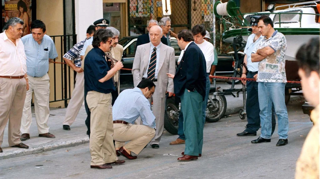 Φάκελος 17Ν: «Γ… το στανιό σας κάντε κάτι!», το ξέσπασμα του αρχηγού της CIA στον Χρυσοχοΐδη, το φιάσκο της Ριανκούρ και η μάχη στα Σεπόλια