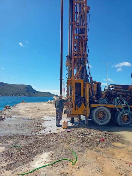 Τ. Κωττάκης Δήμαρχος Λέρου: Οι εργασίες που γίνονται είναι ό,τι καλύτερο μπορούσε να γίνει – Από το 2013 το λιμάνι του Λακκιού ήταν επικίνδυνο για την σωματική ασφάλεια όλων μας