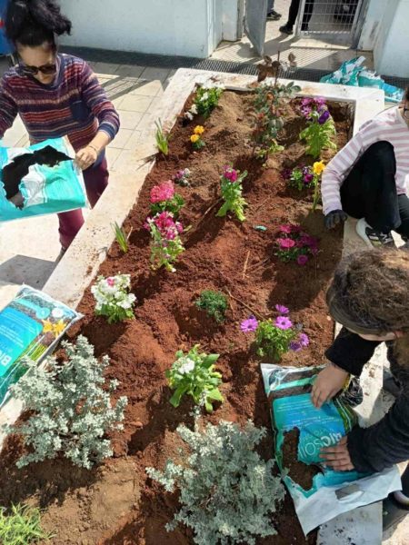 Θερμές Ευχαριστίες του 2ου Δημοτικού Αρχαγγέλου σε Γ. Χατζημάρκο και Μ. Λουλού