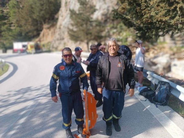 Ρόδος: Περιπατητής τουρίστας έπεσε σε γκρεμό 15 μέτρων κοντά στον Αττάβυρο και τραυματίστηκε σοβαρά!