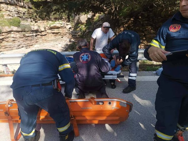 Ρόδος: Περιπατητής τουρίστας έπεσε σε γκρεμό 15 μέτρων κοντά στον Αττάβυρο και τραυματίστηκε σοβαρά!