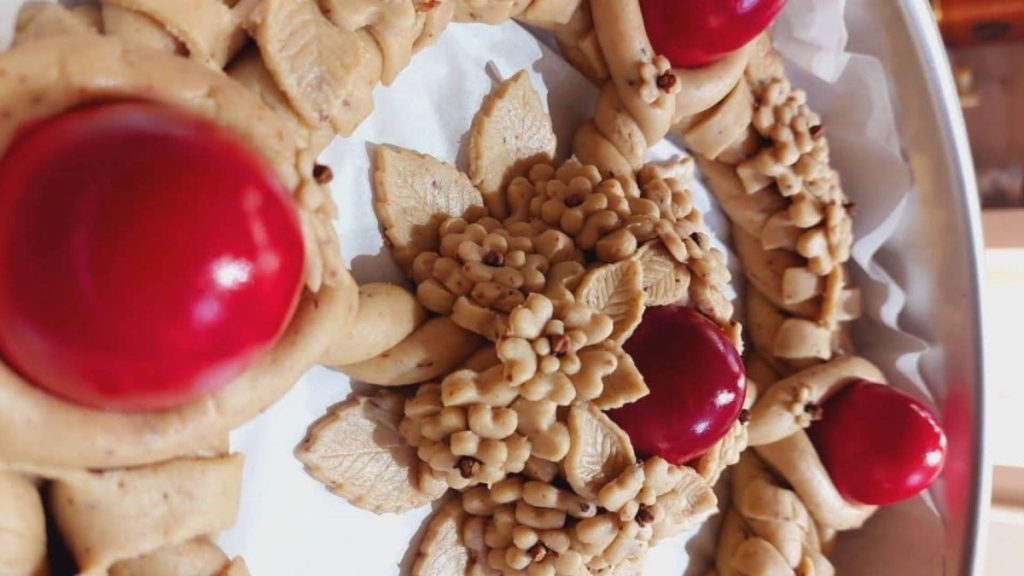 «Αυγούλες Αρχαγγέλου: Η παράδοση της Ρόδου μέσα από τα χέρια της Χρύσας Σαρή» «Αυγούλες Αρχαγγέλου: Η παράδοση της Ρόδου μέσα από τα χέρια της Χρύσας Σαρή»