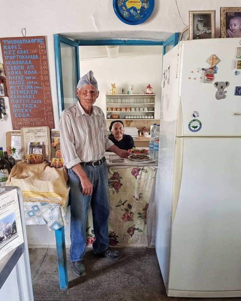 Σάββας & Αναστασία – Γλυφάδα Ρόδου: Μια σταγόνα Αιγαίου από το 1950.