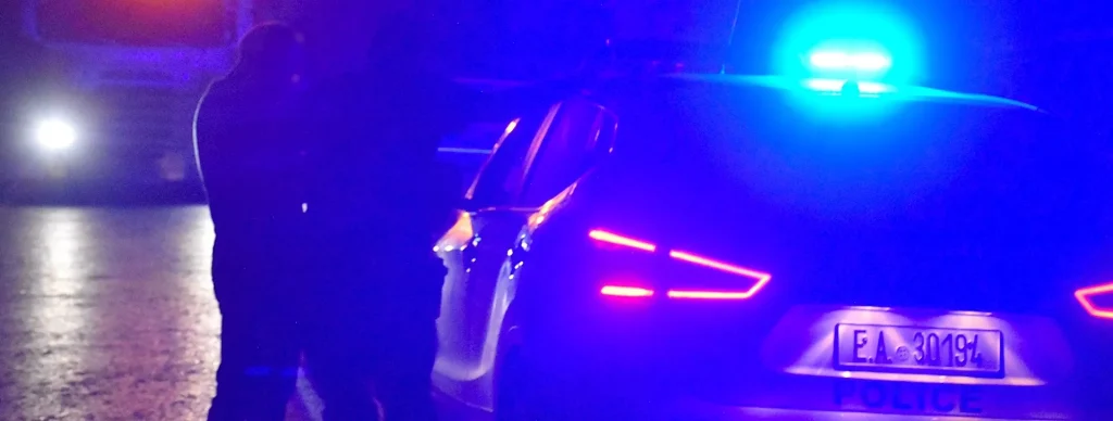 Αστυνομικοί πήγαν να κόψουν κλήση χωρίς να υπάρχει οδηγός Αστυνομικοί πήγαν να κόψουν κλήση χωρίς να υπάρχει οδηγός