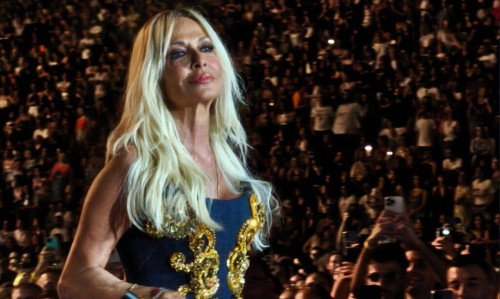 Άννα Βίσση: Μετά το sold-out έρχεται και δεύτερη συναυλία στο ΟΑΚΑ – Πόσα εισιτήρια έχουν απομείνει Άννα Βίσση: Μετά το sold-out έρχεται και δεύτερη συναυλία στο ΟΑΚΑ – Πόσα εισιτήρια έχουν απομείνει