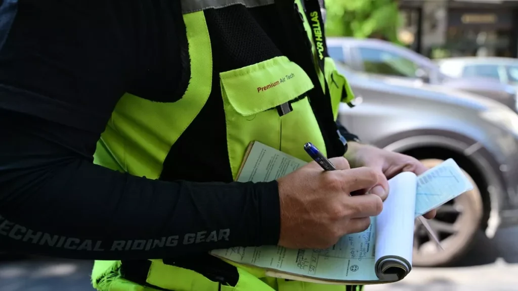 Το λάθος που κάνουν καθημερινά εκατομμύρια οδηγοί και τους κοστίζει 350€