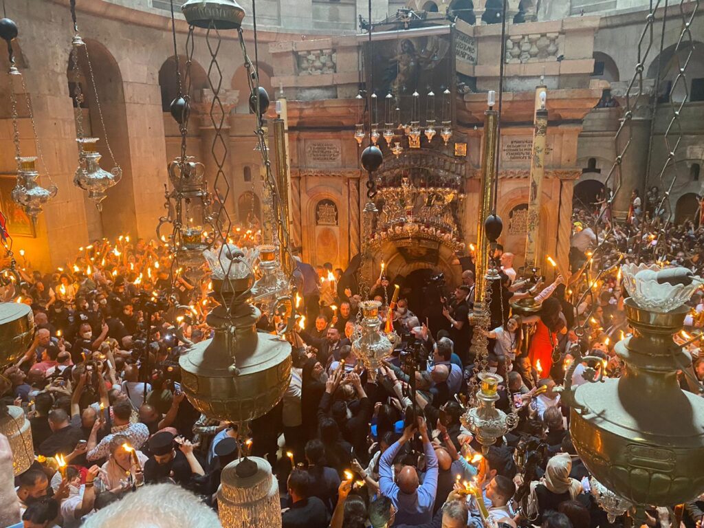 Δείτε live την τελετή Αφής του Αγίου Φωτός – Στα Ιεροσόλυμα η ελληνική αποστολή Δείτε live την τελετή Αφής του Αγίου Φωτός – Στα Ιεροσόλυμα η ελληνική αποστολή