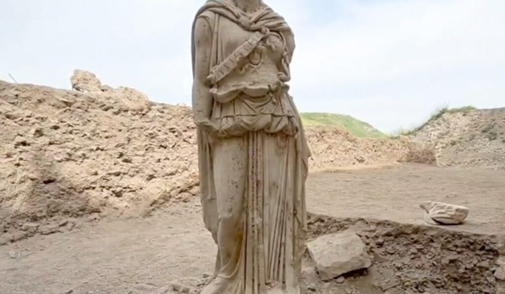 Σημαντική αρχαιολογική ανακάλυψη στην Τουρκία: Βρέθηκε εντυπωσιακό άγαλμα της θεάς Αθηνάς