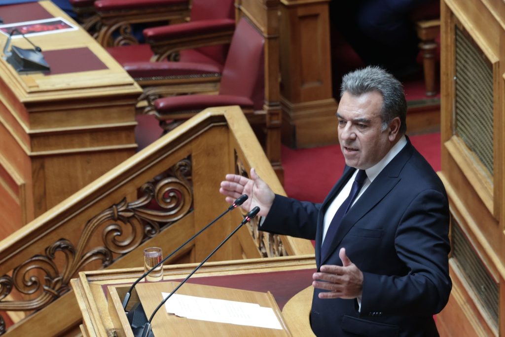 «Μέτρα στήριξης των πολιτών στα νησιά και για τα αεροπορικά εισιτήρια ζήτησε ο Μάνος Κόνσολας»