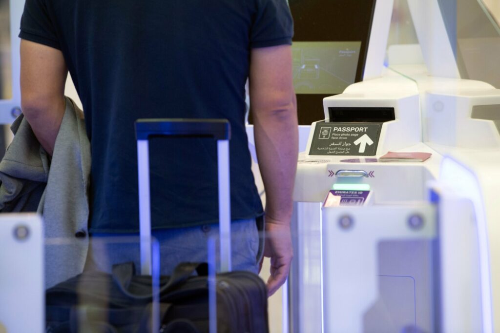 Αεροπορικά ταξίδια: Τι ισχύει από σήμερα στον έλεγχο διαβατηρίων, φόβοι για ουρές και ταλαιπωρία Αεροπορικά ταξίδια: Τι ισχύει από σήμερα στον έλεγχο διαβατηρίων, φόβοι για ουρές και ταλαιπωρία