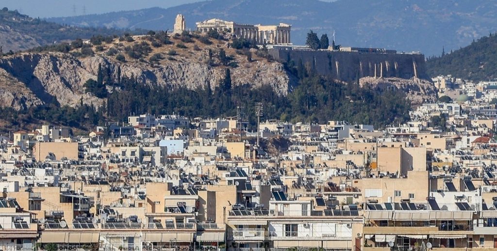 Έκθεση ΤτΕ: Το 40% του εισοδήματος για στέγαση δαπανά 1 στους 3 Ελληνες – Ποιες λύσεις προτείνει Έκθεση ΤτΕ: Το 40% του εισοδήματος για στέγαση δαπανά 1 στους 3 Ελληνες – Ποιες λύσεις προτείνει