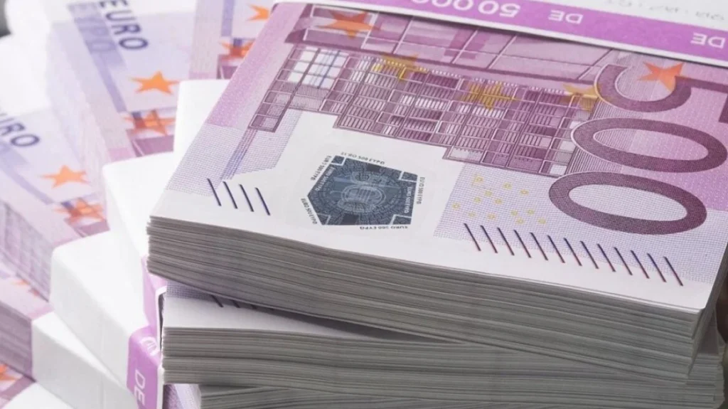 Η Ελλάδα παύει να είναι η πιο χρεωμένη χώρα της Ευρωζώνης, η Ιταλία αναμένεται στην πρώτη θέση έως το τέλος του έτους