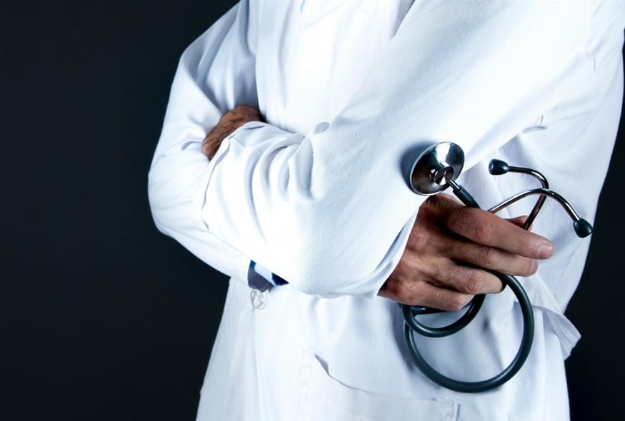 Γιατί θα αναγκαστούν να πληρώνουν τους ειδικούς γιατρούς οι ασφαλισμένοι Γιατί θα αναγκαστούν να πληρώνουν τους ειδικούς γιατρούς οι ασφαλισμένοι