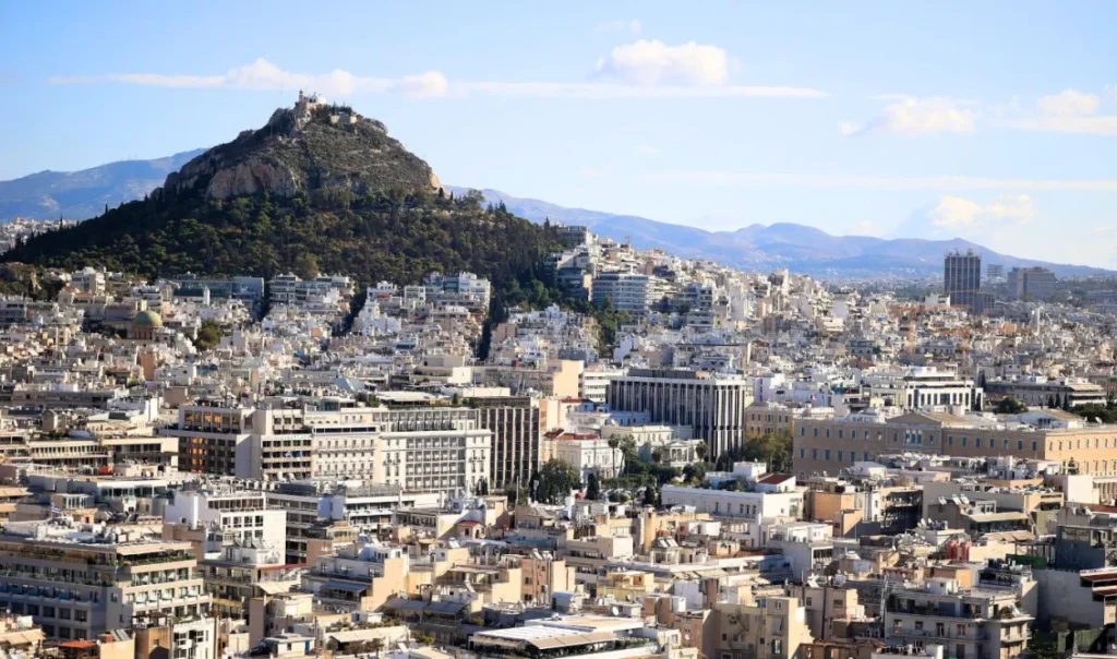 Επιστροφή ενοικίου έως 800 ευρώ για τους ιδιωτικούς υπαλλήλους: Επέκταση των εισοδηµατικών κριτηρίων και προσαύξηση 50 ευρώ ανά παιδί