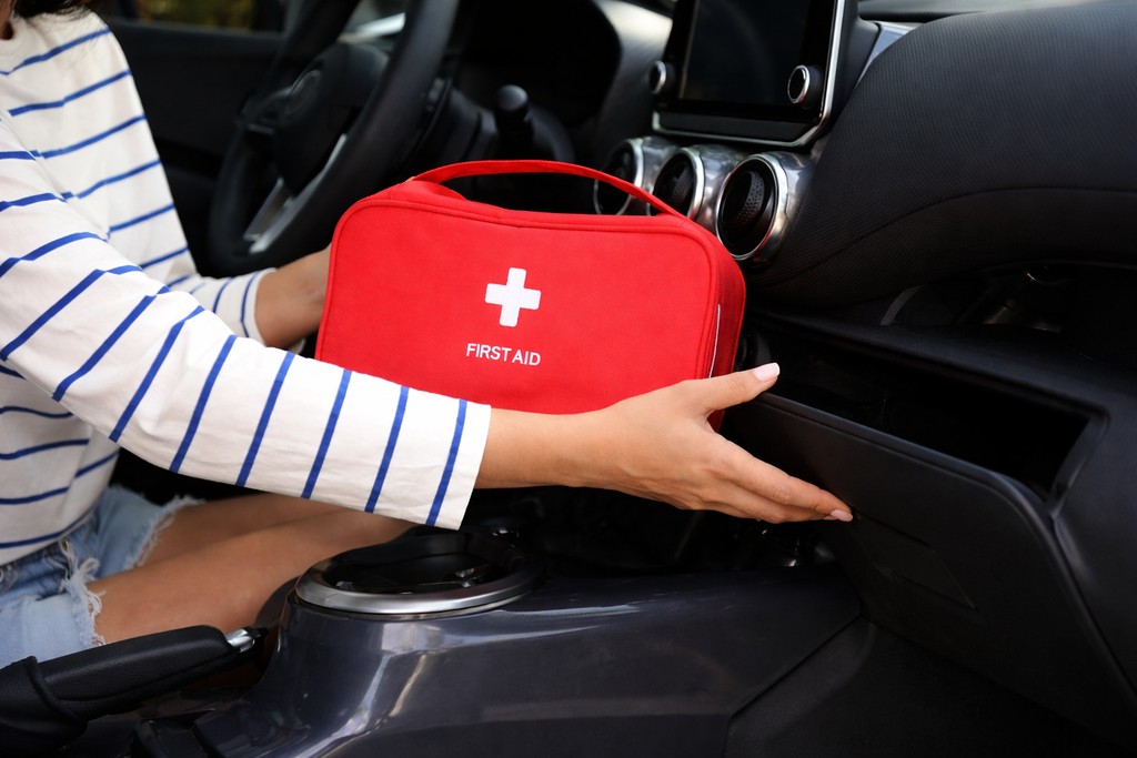 Φαρμακείο αυτοκινήτου: Τι πρέπει να έχετε μαζί σας για να μην φάτε πρόστιμο, κάθε πότε ανανεώνεται Φαρμακείο αυτοκινήτου: Τι πρέπει να έχετε μαζί σας για να μην φάτε πρόστιμο, κάθε πότε ανανεώνεται