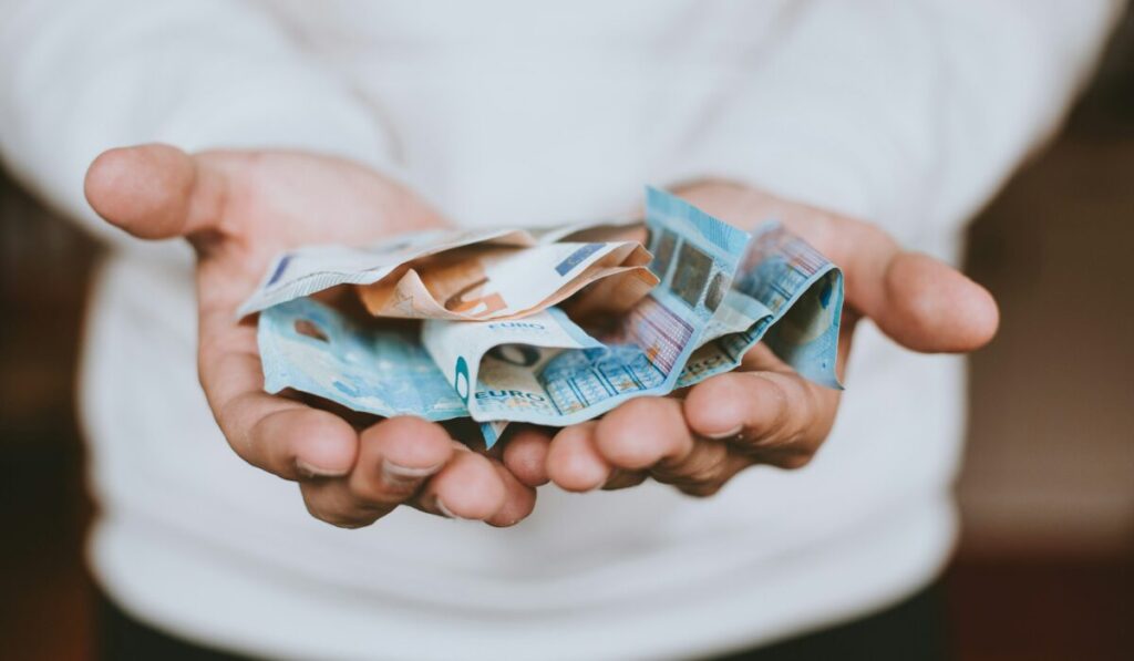 Ανακοινώθηκε έκτακτο επίδομα 150 ευρώ τον Ιούνιο χωρίς αίτηση