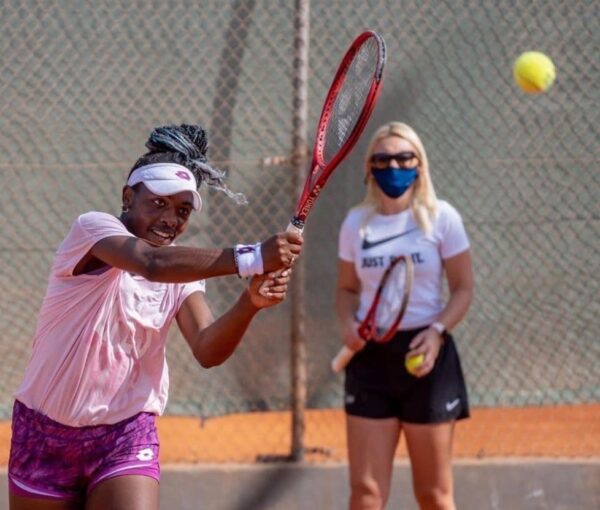 Η Vanja Stuhli φέρνει στη Ρόδο προπόνηση τένις επιπέδου WTA!