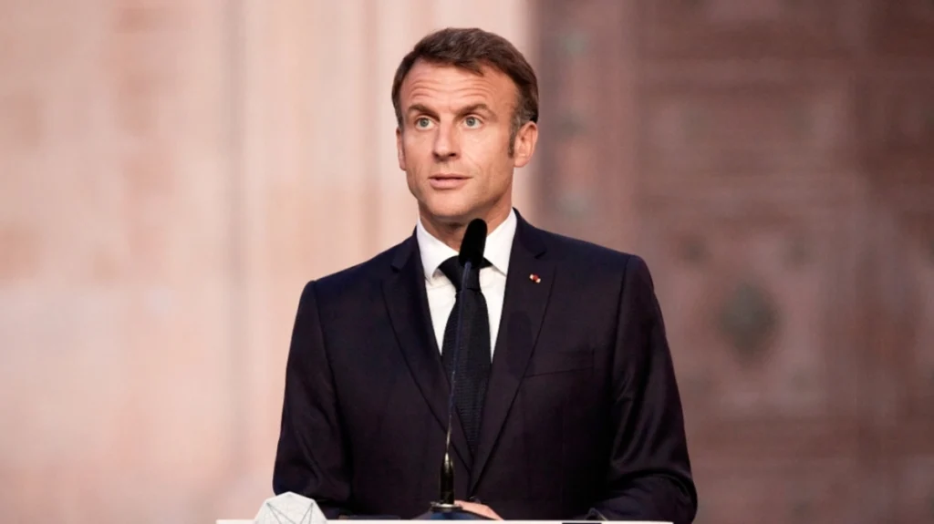 Το δείπνο για τον Μακρόν στο Προεδρικό: Ποιοι πολιτικοί, επιχειρηματίες και προσωπικότητες του πολιτισμού θα δώσουν το παρών