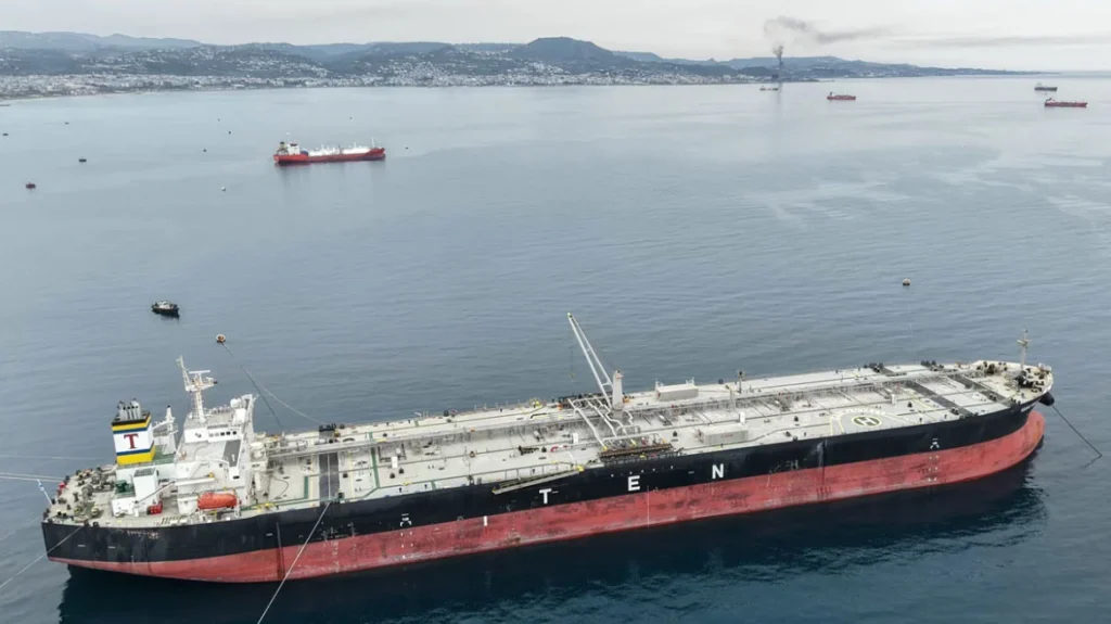 Οι Φρουροί της Επανάστασης ανακοίνωσαν ότι έκλεισαν ξανά τα Στενά του Ορμούζ