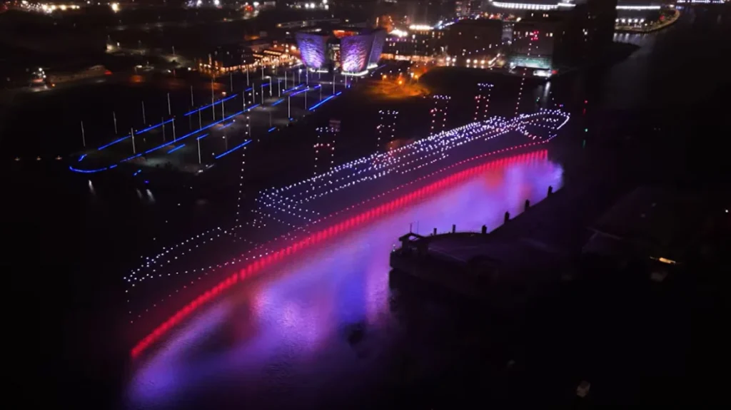 Εντυπωσιακή αναπαράσταση του Τιτανικού με 950 drones στο λιμάνι του Μπέλφαστ, δείτε βίντεο