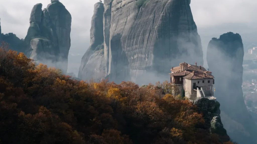 Γυναίκα έπεσε από το βράχο της μονής του Αγίου Στεφάνου στα Μετέωρα